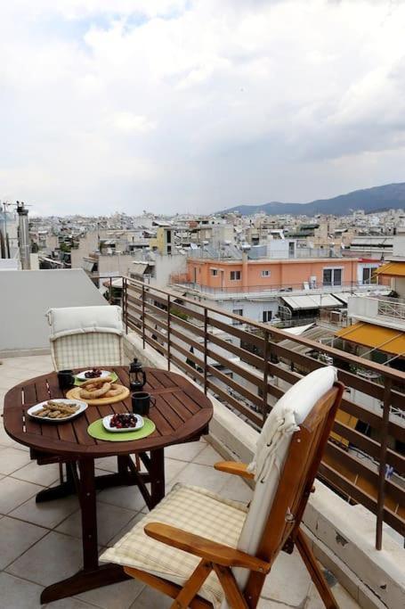 Appartamento Fly Me To The Moon! Atene Esterno foto